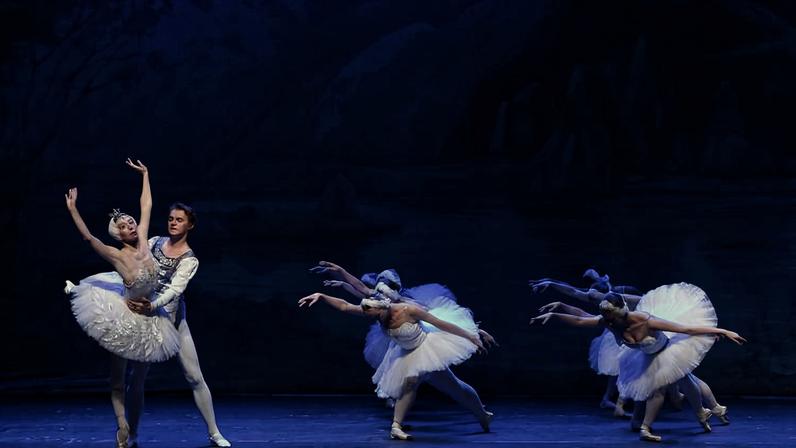 'O Lago dos Cisnes', do Balé Clássico de São Petersburgo