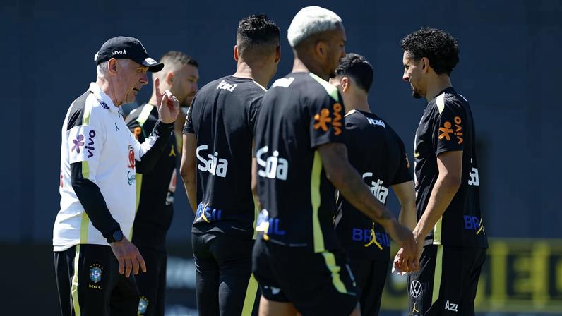 Carlo Ancelotti comanda treino da seleção brasileira no CT do New York Red Bulls, em Nova Jersey