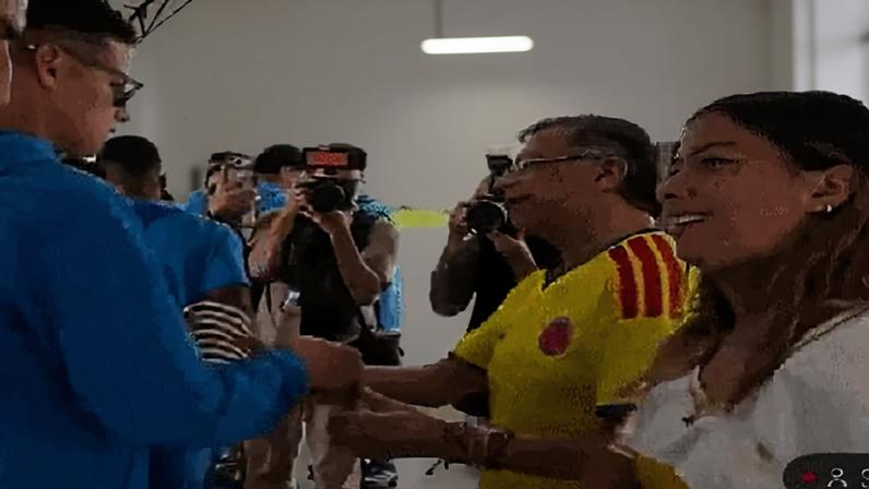 James Rodríguez ignora filha do presidente da Colômbia