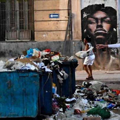 Lixo toma ruas de Havana, expondo crise em Cuba
