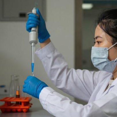 Vacina inédita desenvolvida com inteligência artificial é anunciada