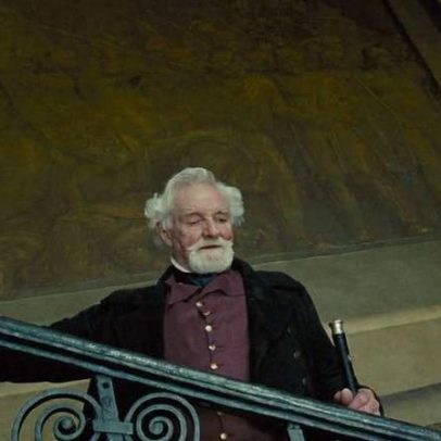 Morre Patrick Godfrey, ator de Para Sempre Cinderela e Os Miseráveis, aos 83