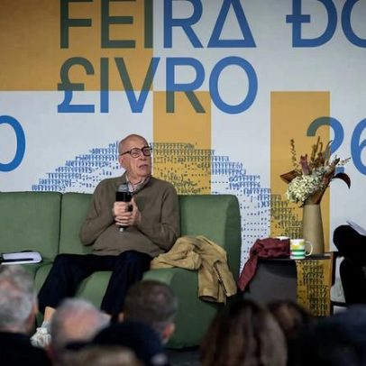 Silviano Santiago afirma ser cobaia do biógrafo em encontro na Feira do Livro
