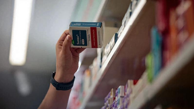 Imagem de medicamento retirado de prateleria de unidade da Drogasil no Morumbi, na zona sul de São Paulo