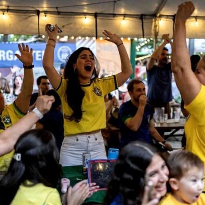 Jogo do Brasil aparece em bar nos EUA, após disputa com o golfe