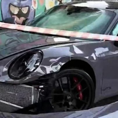 Influenciador Fábio Giga colide Porsche com motos e carros em SP