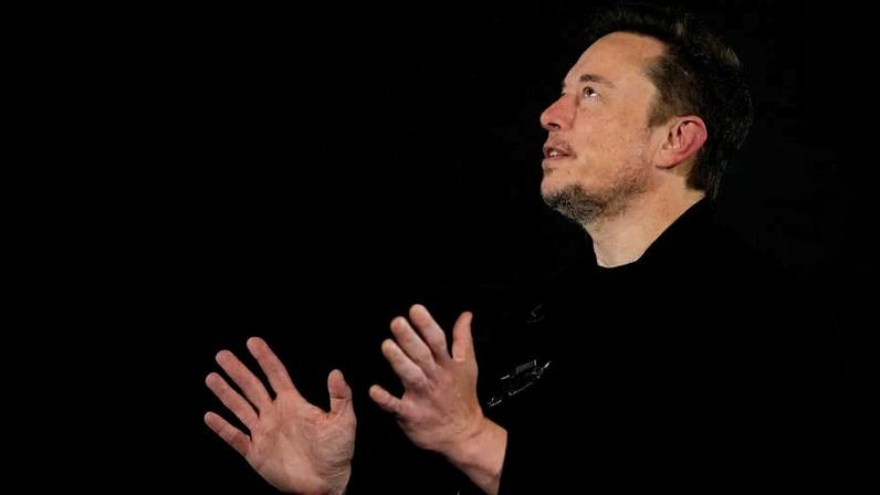 O CEO da Tesla e da SpaceX, Elon Musk, durante evento em Londres