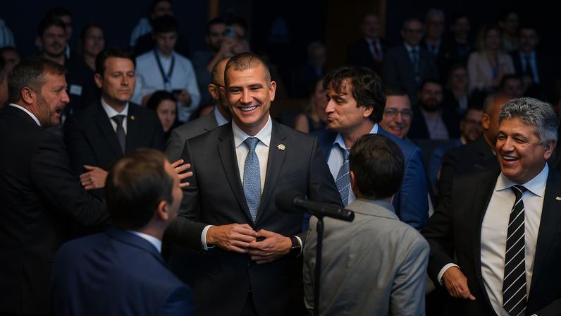 O deputado estadual Douglas Ruas (PL) durante sua posse como presidente da Alerj
