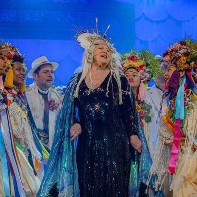 Lucinha Lins interpreta Fafá de Belém em peça sobre cantora em SP