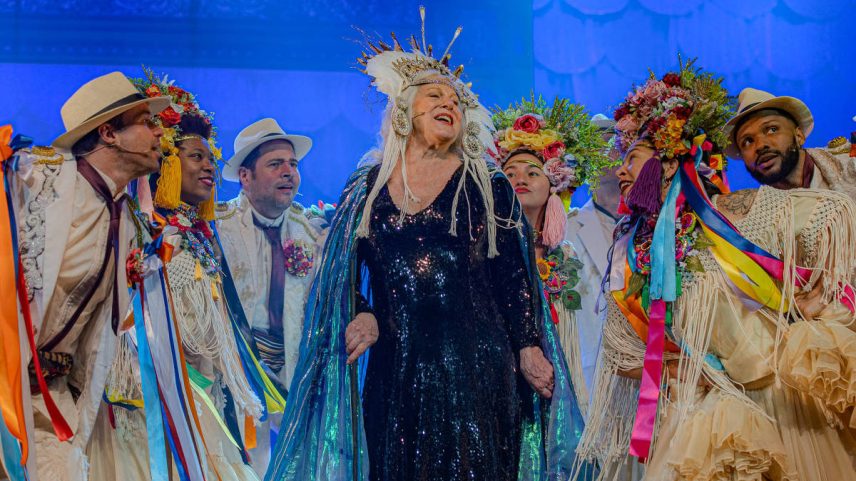 Lucinha Lins interpreta Fafá de Belém em peça sobre cantora em SP