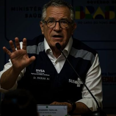 Terapia CAR-T para câncer deve chegar ao SUS em um ano, diz Padilha