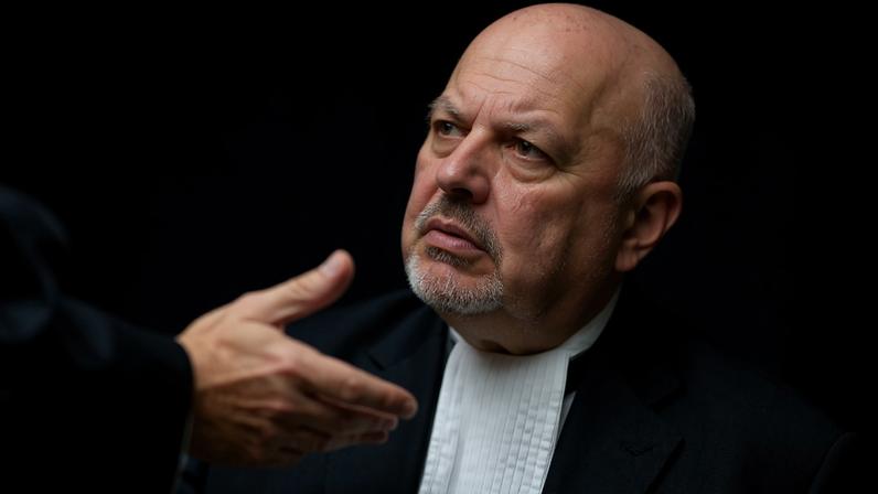O procurador-chefe do Tribunal Penal Internacional, Karim Khan, durante reunião em Haia