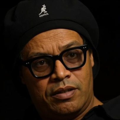 Ronaldinho embaixadinhas em Times Square e beisebol em quadro da Globo na Copa