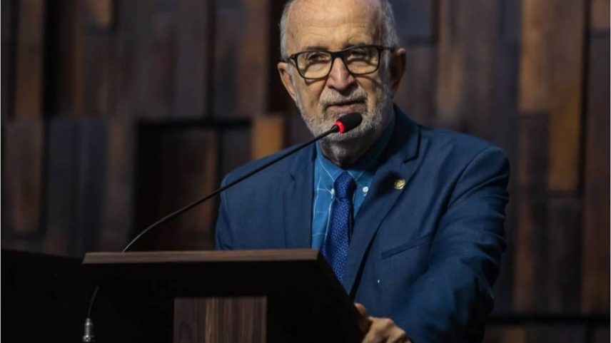 O deputado estadual Luiz Paulo Corrêa da Rocha (PSD-RJ) discursa no plenário da Alerj (Assembléia Legislativa do RJ)