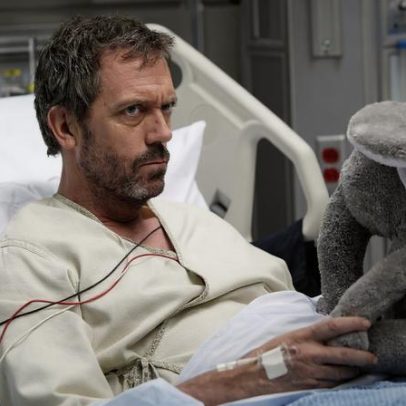 Hugh Laurie pede desculpas após críticas de jornalista sobre Dr. House