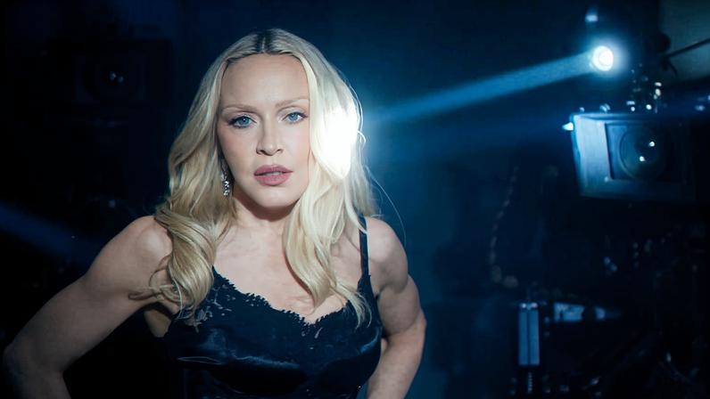 Madonna no curta-metragem 'Confessions II – The Film'