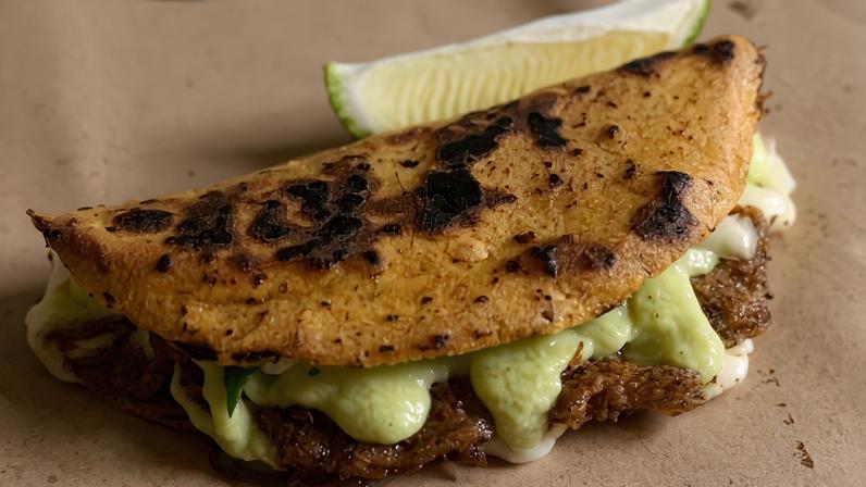 LosDois Taqueria oferece comida de rua mexicana com esmero e toques autorais