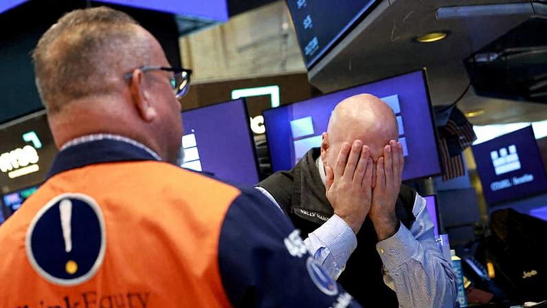 O fato de alguns títulos longos pagarem menos que os curtos revela por que entender a curva de juros é mais difícil do que parece.