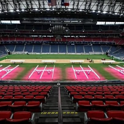 Estádio da Copa faz torcedores passarem frio para aliviar o calor