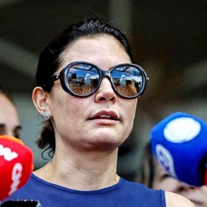 Michelle afirma que apoiará campanha de Flávio Bolsonaro no momento oportuno
