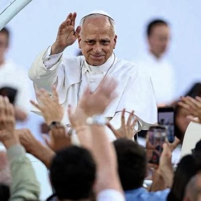 Papa Leão visita prisão na Espanha e pede redenção aos detentos