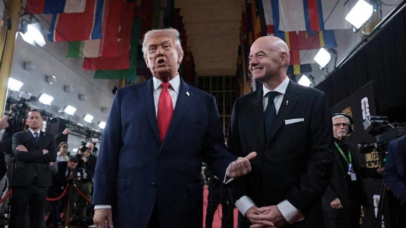 O presidente norte-americano, Donald Trump, e o presidente da Fifa, Gianni Infantino, em evento da entidade