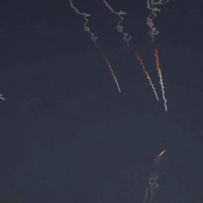 Irã ataca navios no Estreito de Ormuz e base dos EUA no Bahrein