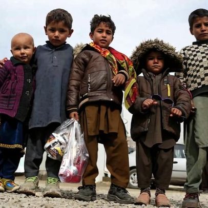 Refugiados e deslocados caem pela primeira vez em 10 anos, segundo Acnur