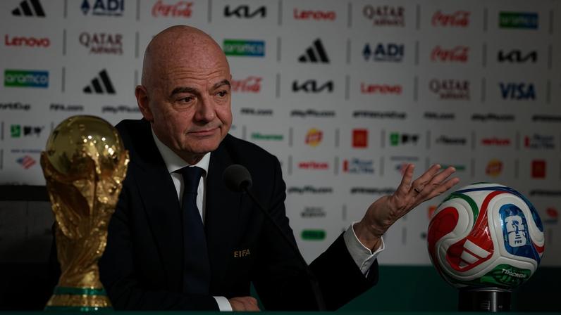 Gianni Infantino, durante entrevista coletiva no Estádio Azteca, na Cidade do México