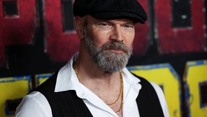 Tyler Mane torna público diagnóstico de câncer de mama masculino