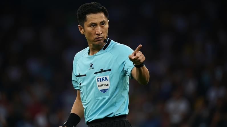 Ma Ning durante a final da Copa da Ásia, no Catar, em 2024; ele é conhecido por ser rigoroso