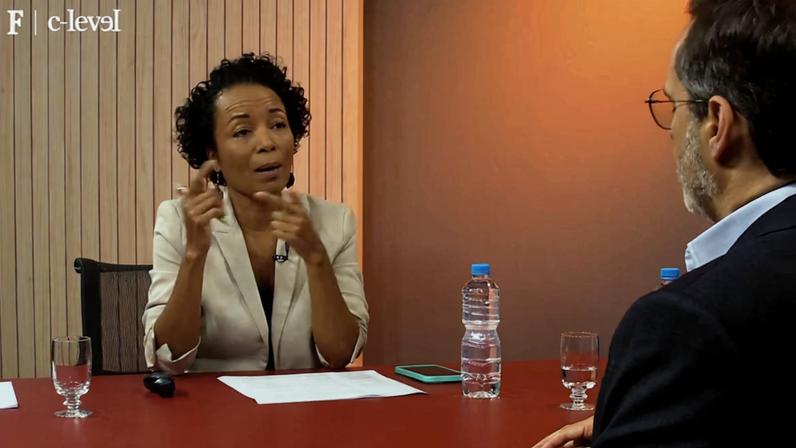 A jornalista Flavia Lima entrevista Rogério Poppe, CEO e gestor da ARX Investimentos