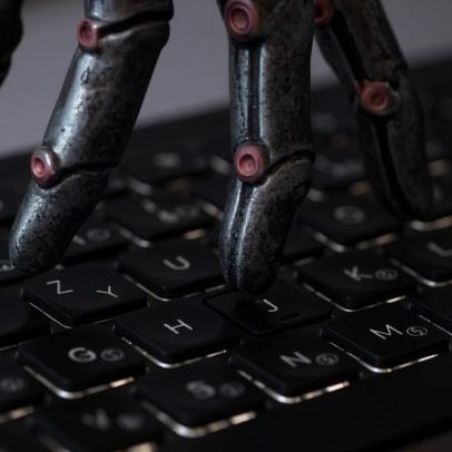 Por que o mundo precisa regulamentar a IA