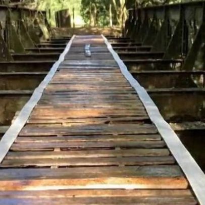 Ponte ferroviária histórica desaparece em Prados e é encontrada a 180 km