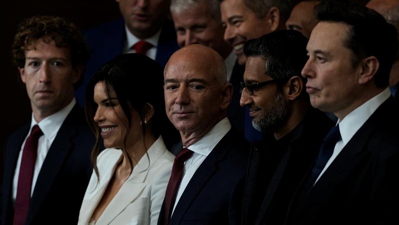 Mark Zuckerberg, Lauren Sanchez, Jeff Bezos, Sundar Pichai e Elon Musk acompanham posse de Donald Trump; eles estão entre as pessoas mais ricas do mundo