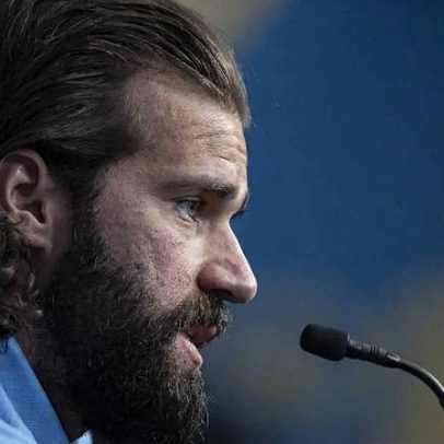 Alisson busca título para igualar Taffarel e Gilmar e encerrar contestação