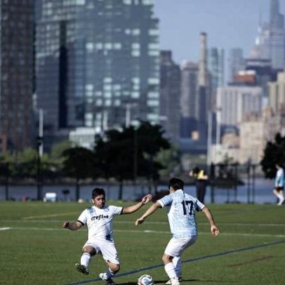 Migrantes buscam horário alternativo para jogar futebol amador em Nova York
