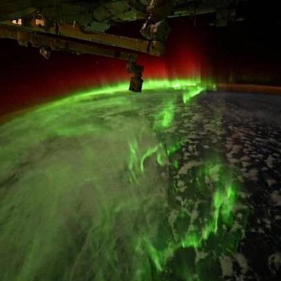 Após susto na Estação Espacial, astronauta tira fotos da aurora