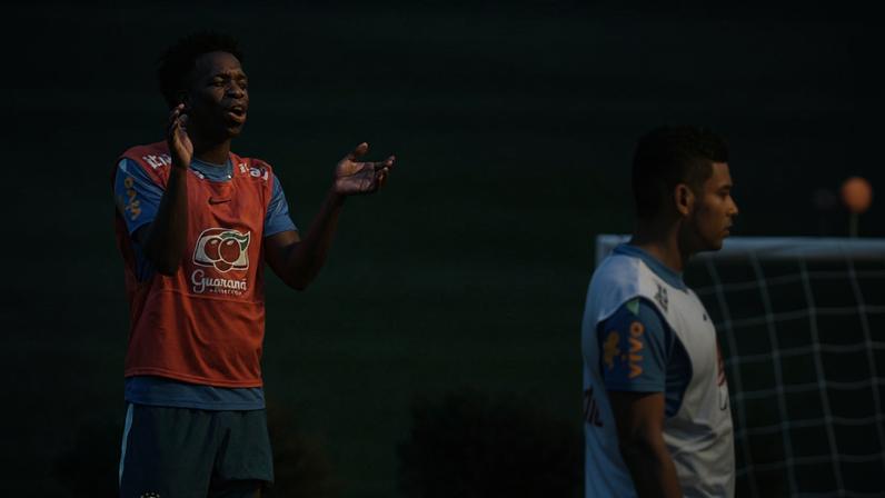 Vinicius Jr. e Casemiro, ambos com gols pela seleção brasileira em Copas, durante treino da equipe em Morristown, em Nova Jersey, nos EUA
