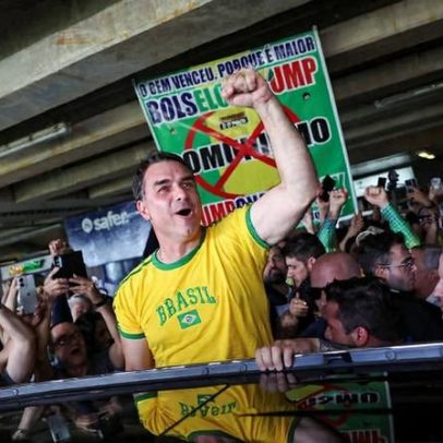 Campanha de Flávio Bolsonaro busca reativar base após crise com Dark Horse