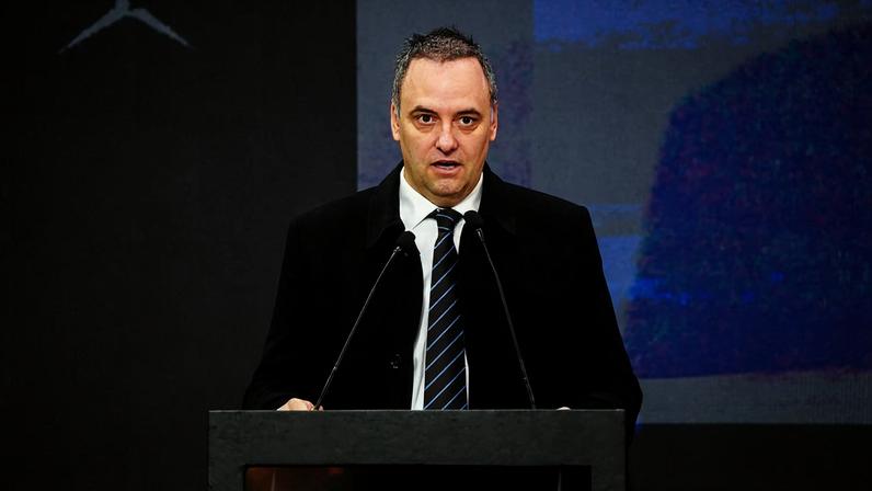 O chefe de gabinete de Javier Milei, Manuel Adorni, durante evento em Zárate, na Argentina
