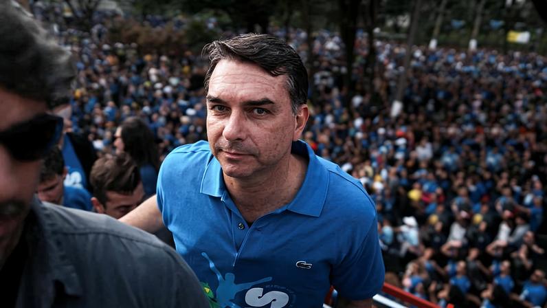 O senador Flavio Bolsonaro (PL-RJ), pré-candidato à Presidência, na Marcha para Jesus, no feriado de Corpus Christi (4 de junho), em São Paulo