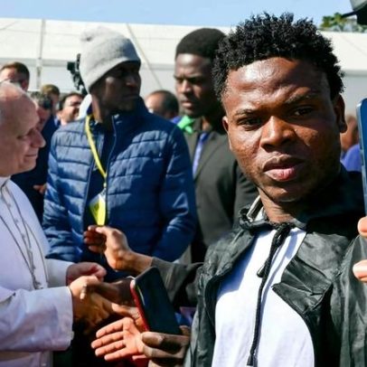 Papa afirma que a história condenará líderes que ignoram mortes de migrantes