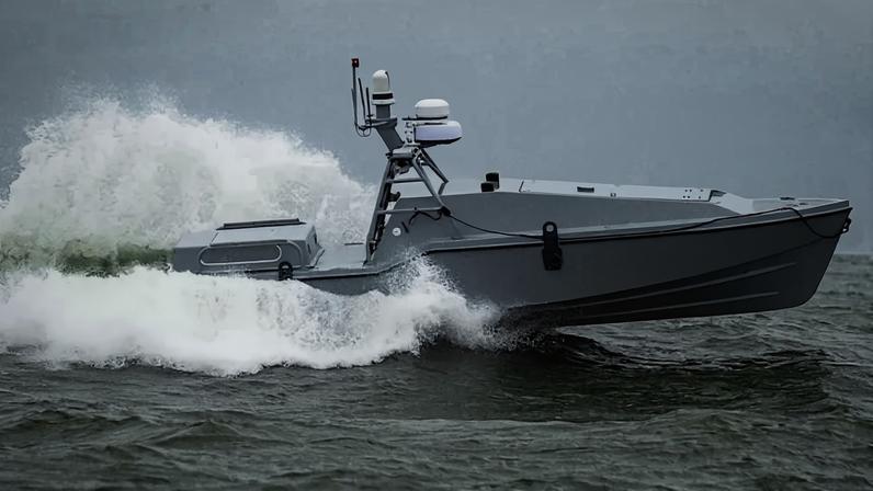 Drone marítimo "Corsair", usado para salvar membros da tripulação de um helicóptero do Exército dos EUA que caiu no litoral de Omã, no Oriente Médio