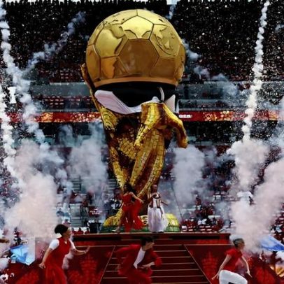 Torcidas nas ruas ofuscam a abertura da Copa no Canadá; estádio vazio e taça rasgada viralizam