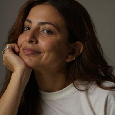 Lela Brandão lança livro sobre vertigem e o vazio dos pensamentos