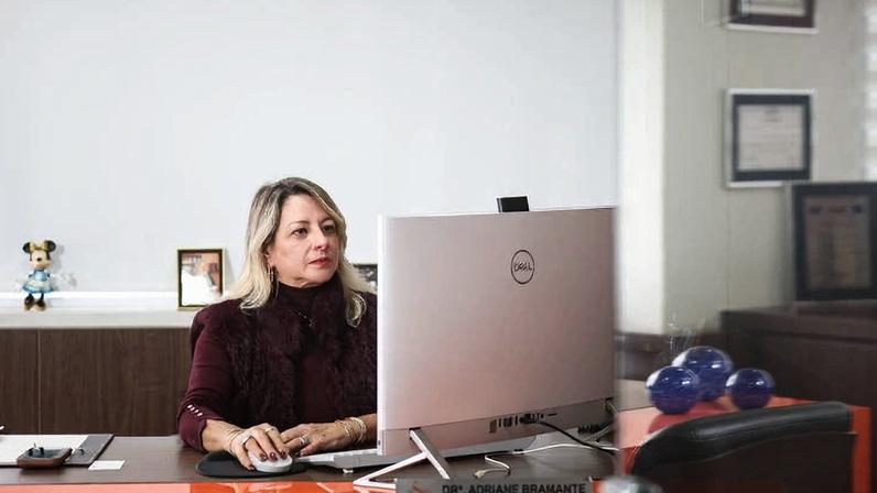 A advogada Adriane Bramante, da comissão de direito previdenciário da OAB. Segundo ela, falhas nos sistemas afetam os segurados, em especial quanto ao Cnis e ao simulador de aposentadoria