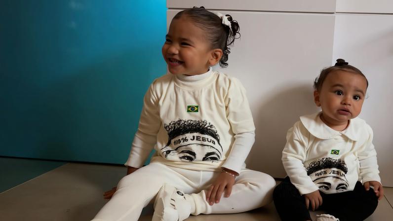 Bruna Biancardi mostra filhas com camisas em homenagem a Neymar em passeio na Flórida