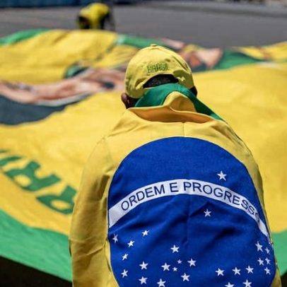 Torcedor brasileiro tenta entrar em estádio de Nova Jersey sem ingresso
