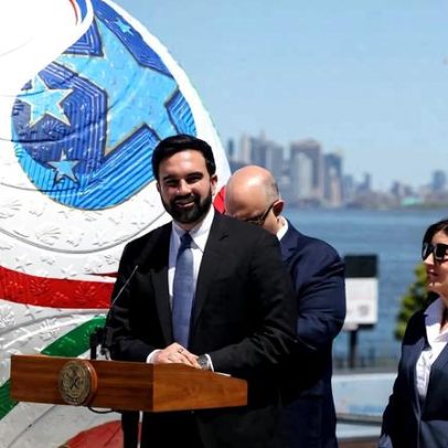 Prefeito de Nova York elogia ex-jogador Sócrates e Democracia Corinthiana